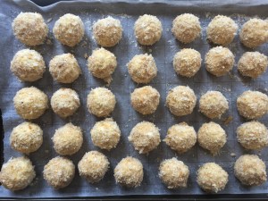 Mashed potato balls coated and ready to deep fry